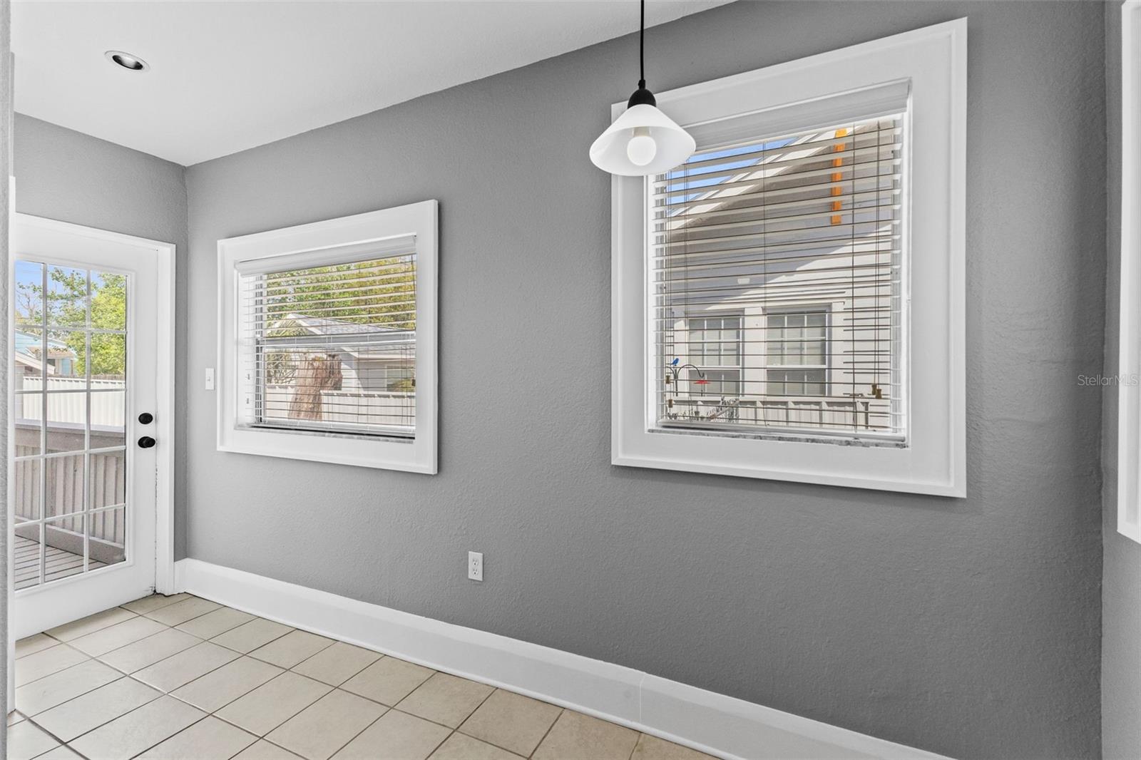 RIVERCREST - Residential