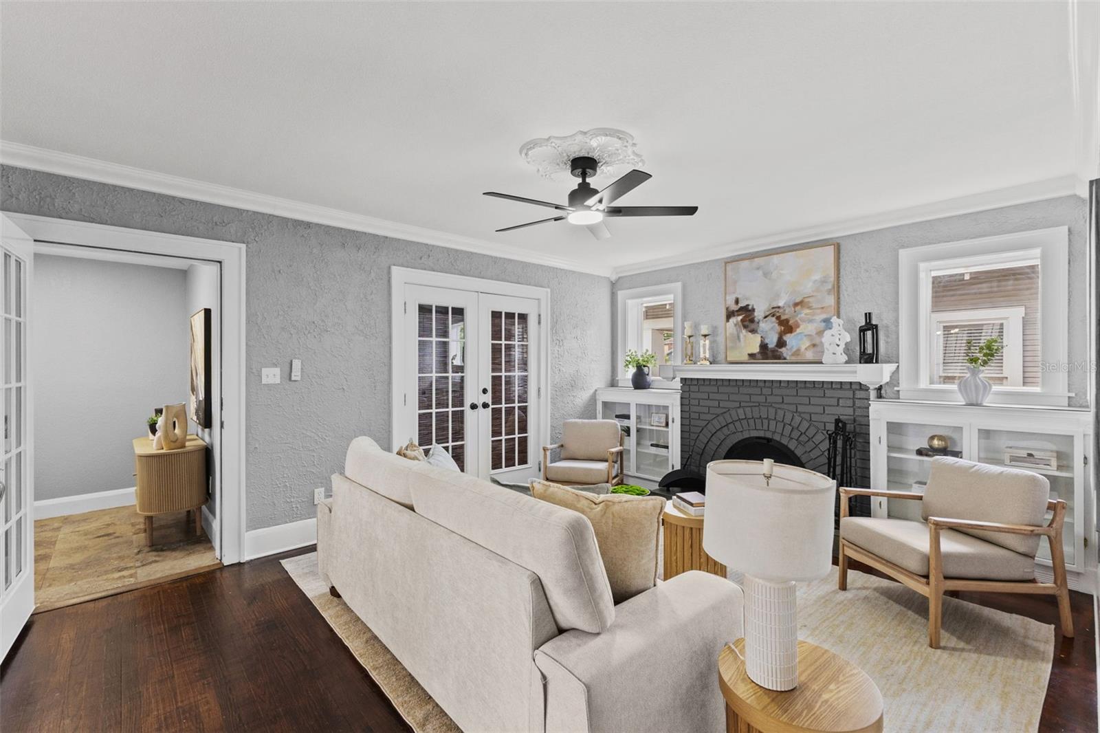 RIVERCREST - Residential