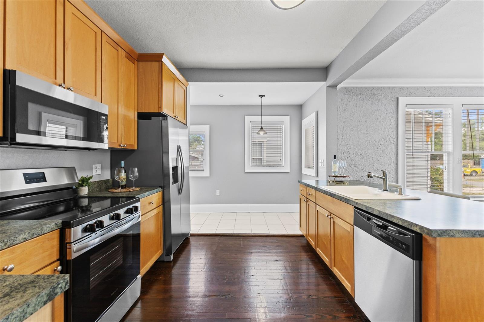 RIVERCREST - Residential