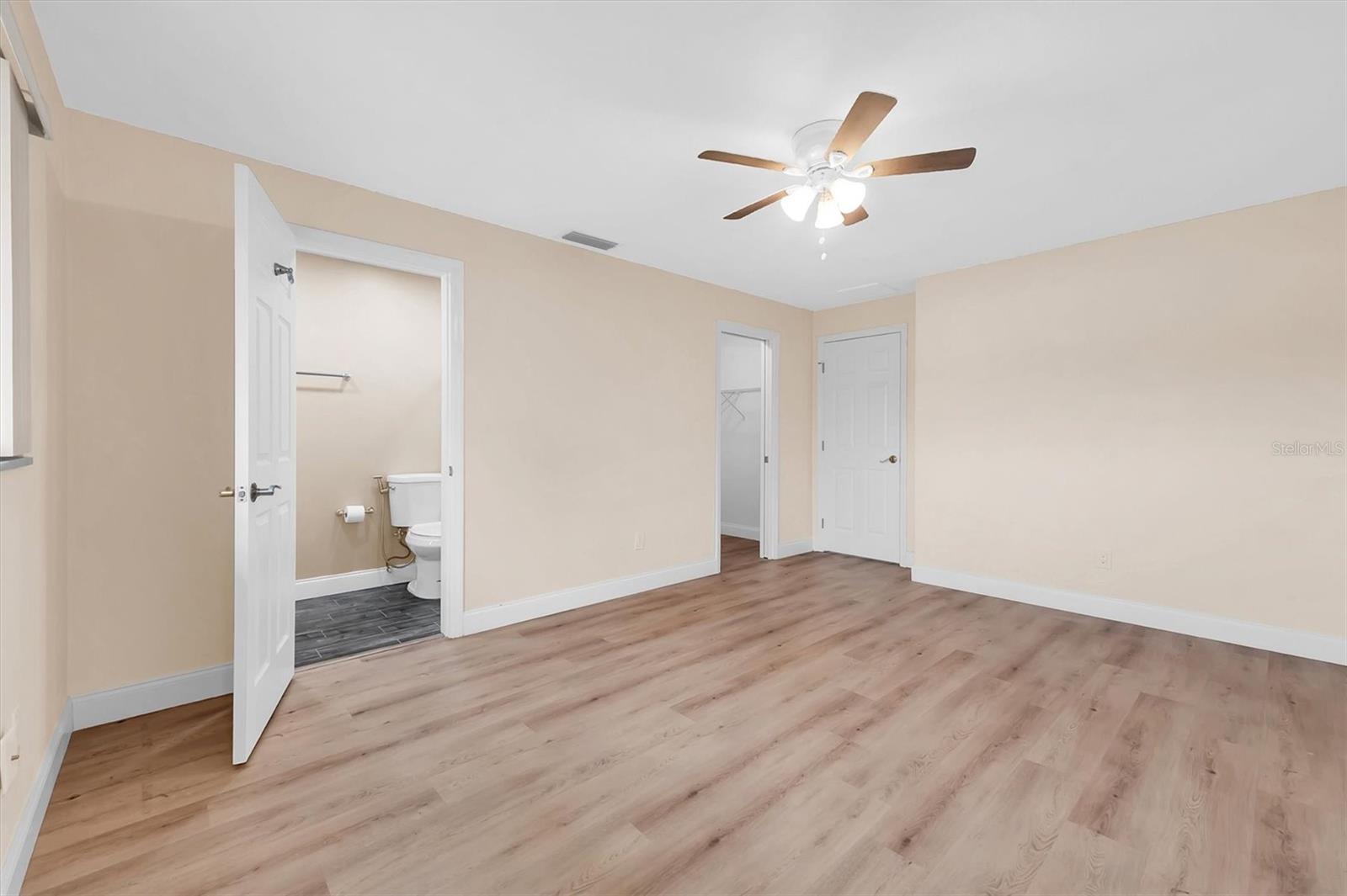 HARBOR BLUFFS SEC 4 - Residential Lease