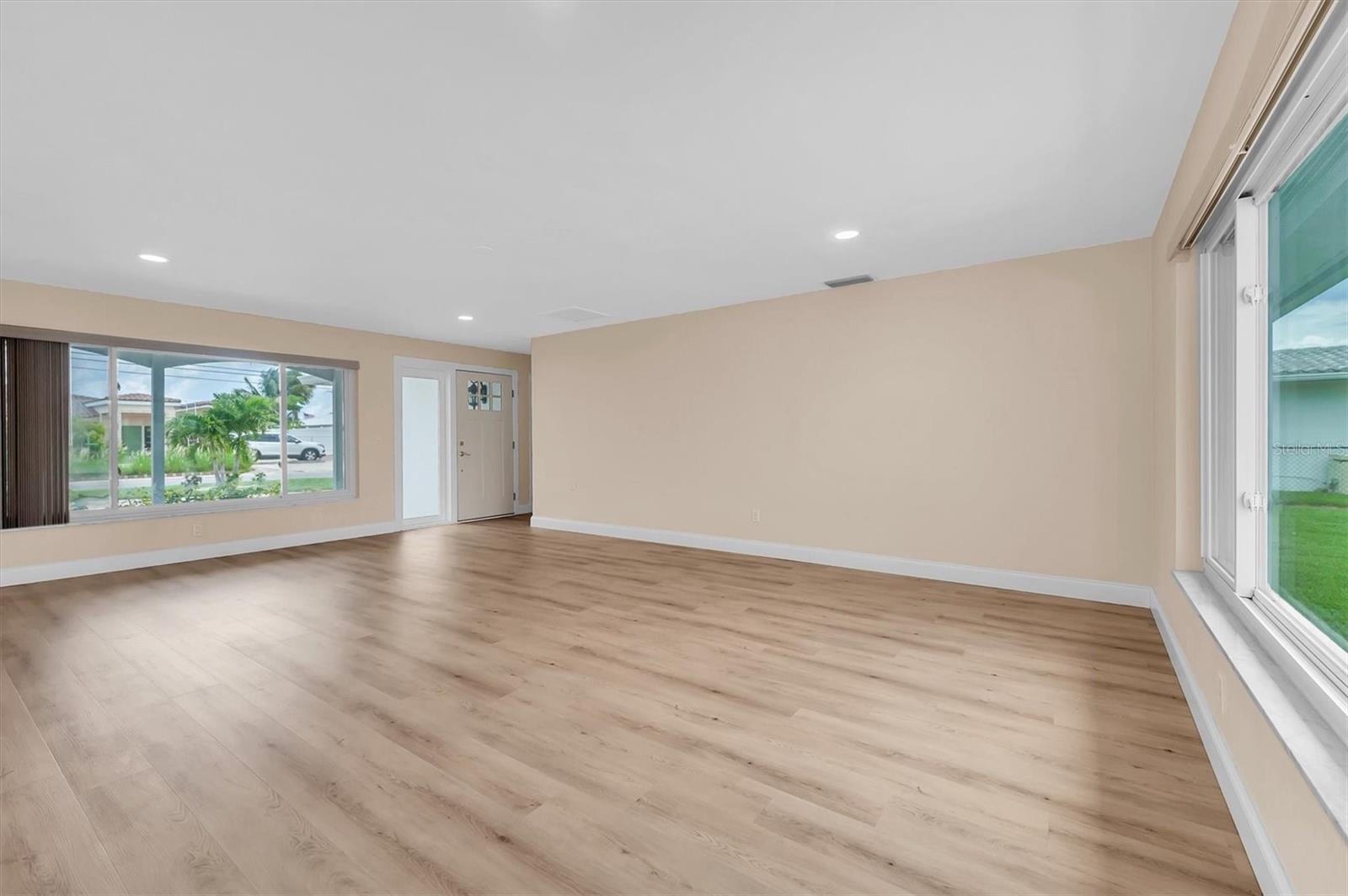 HARBOR BLUFFS SEC 4 - Residential Lease