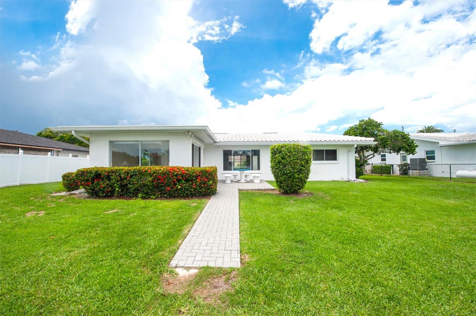 HARBOR BLUFFS SEC 4 - Residential Lease