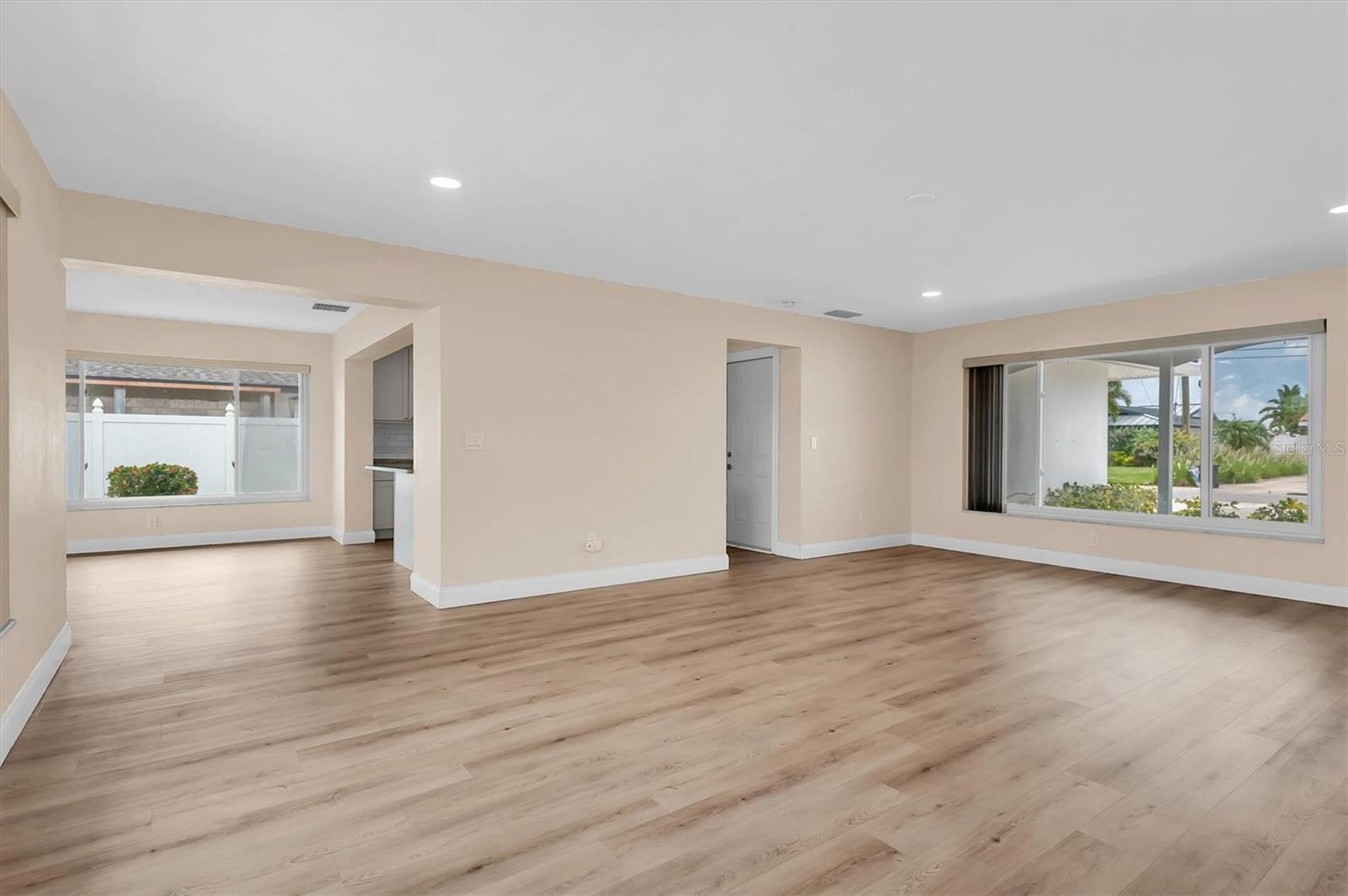 HARBOR BLUFFS SEC 4 - Residential Lease