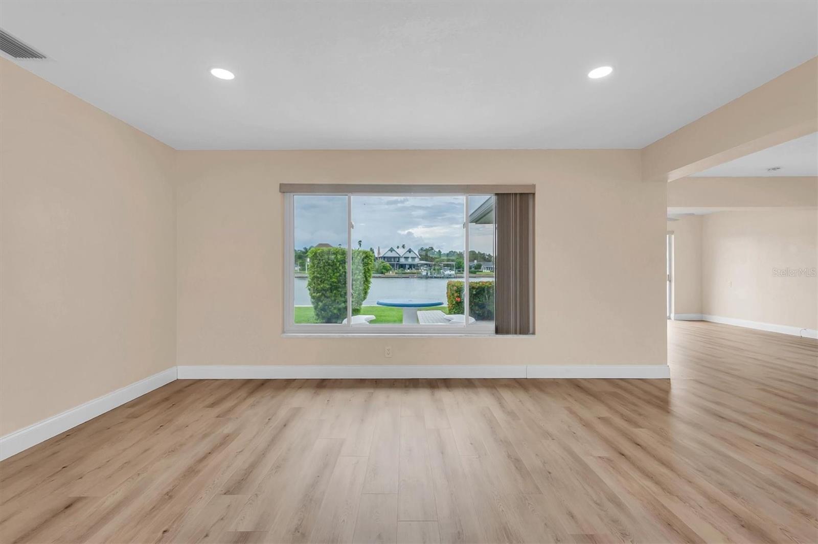 HARBOR BLUFFS SEC 4 - Residential Lease