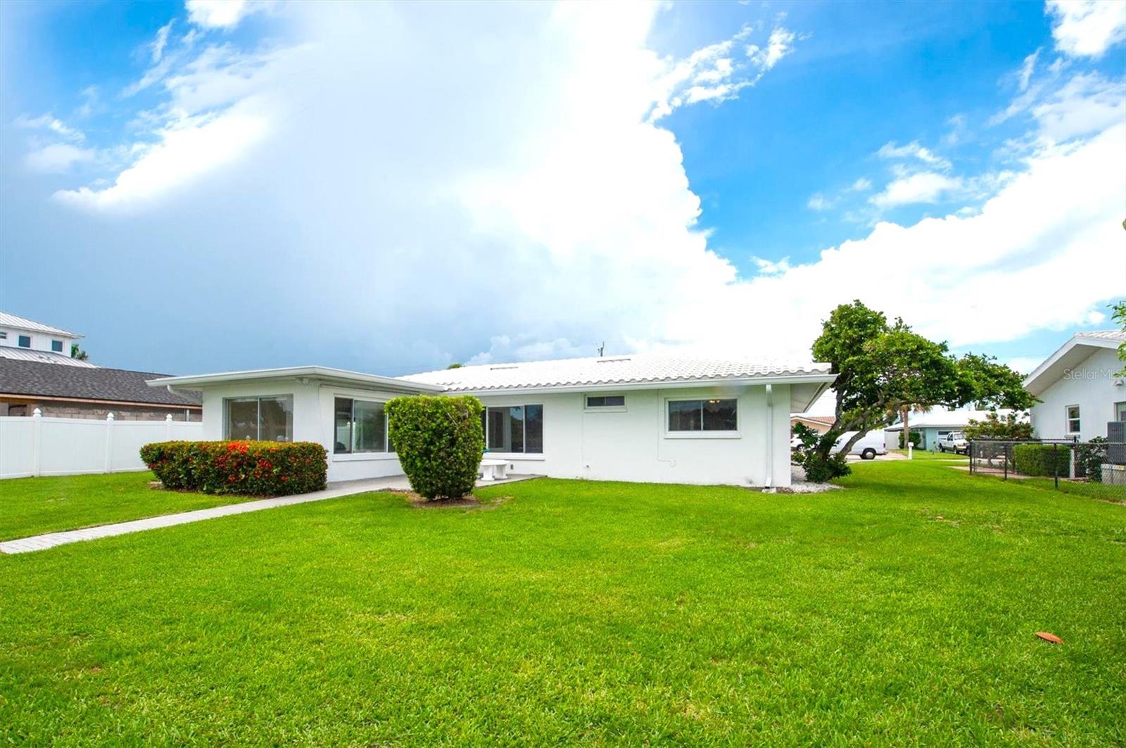 HARBOR BLUFFS SEC 4 - Residential Lease