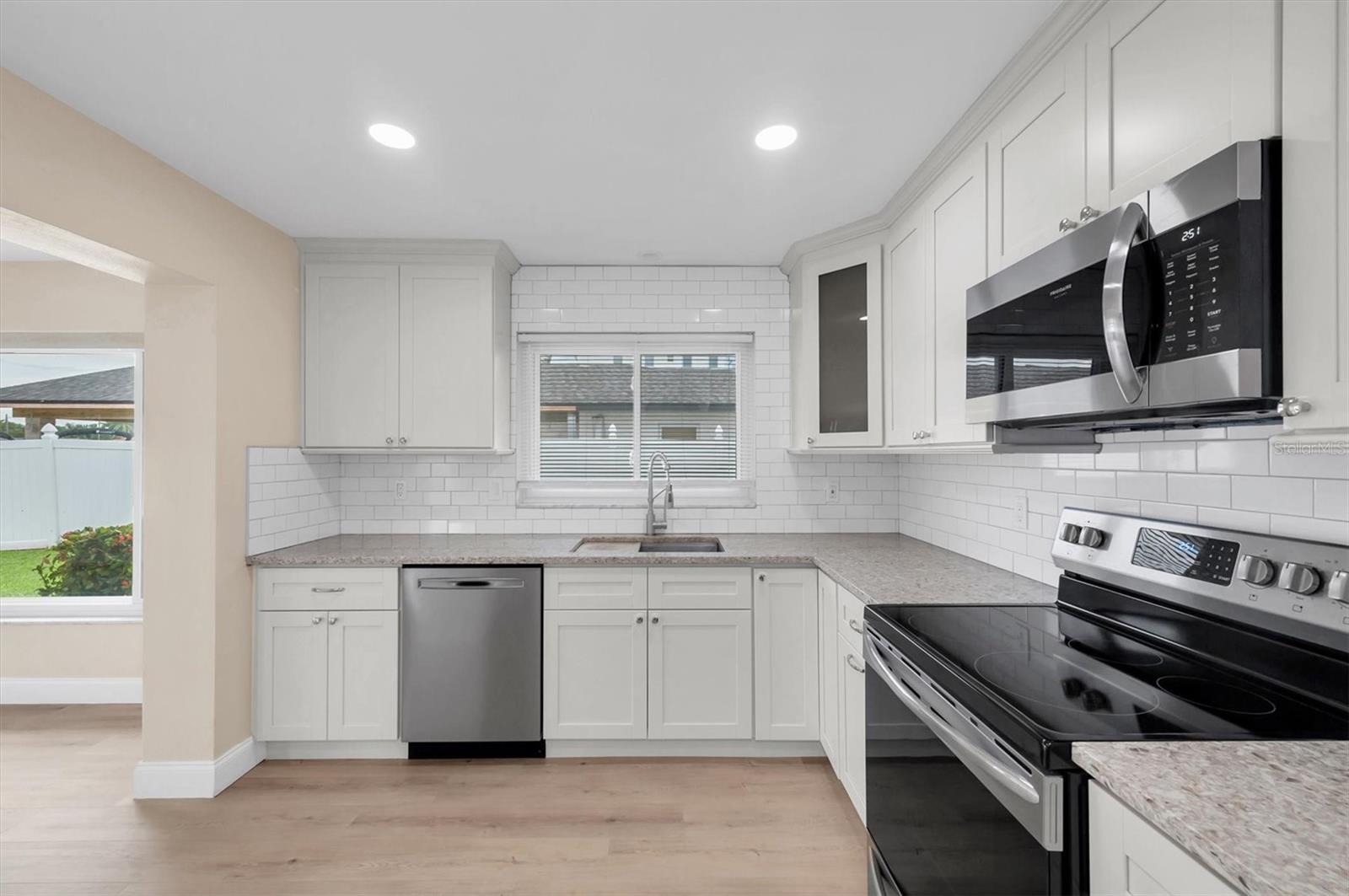 HARBOR BLUFFS SEC 4 - Residential Lease