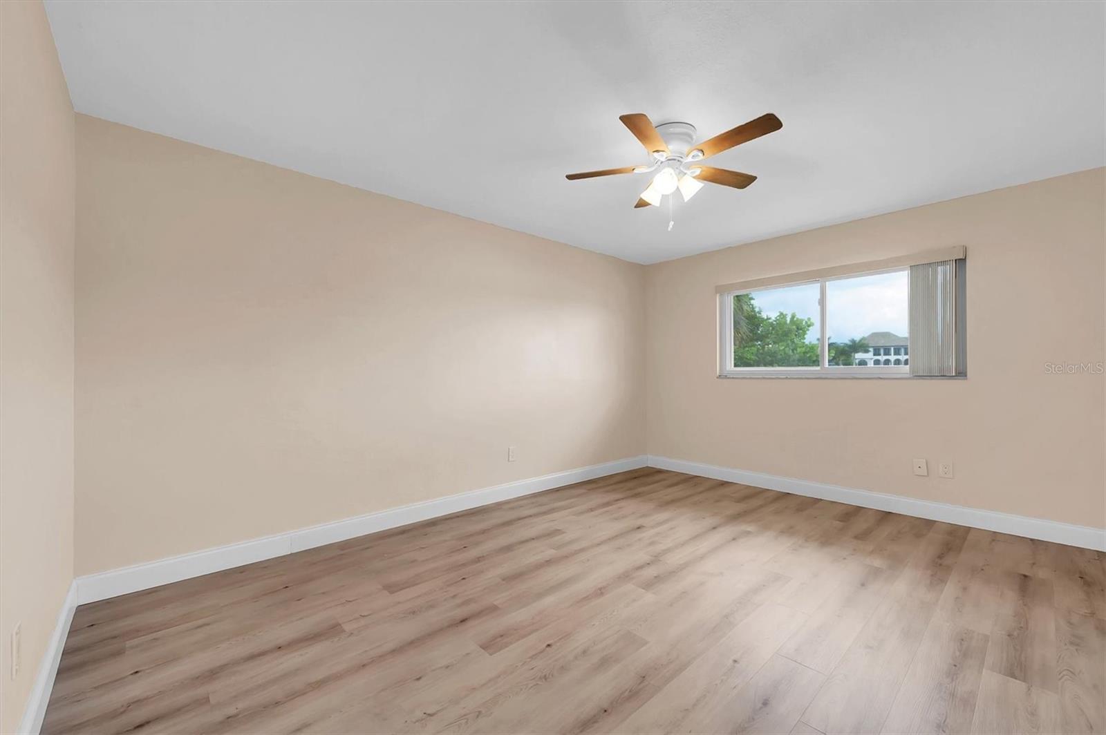 HARBOR BLUFFS SEC 4 - Residential Lease