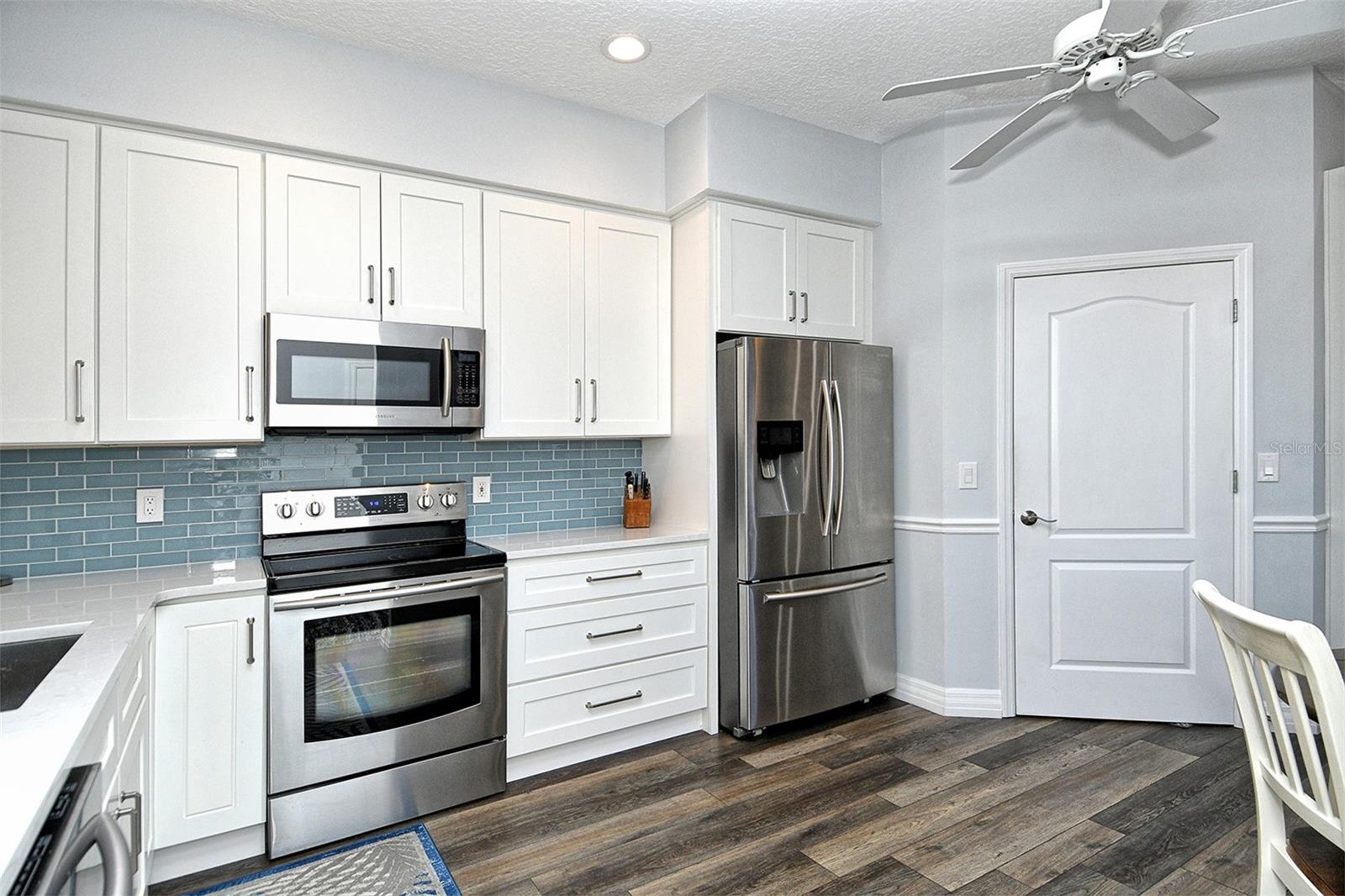 HERITAGE OAKS GOLF & COUNTRY CLUB - Residential