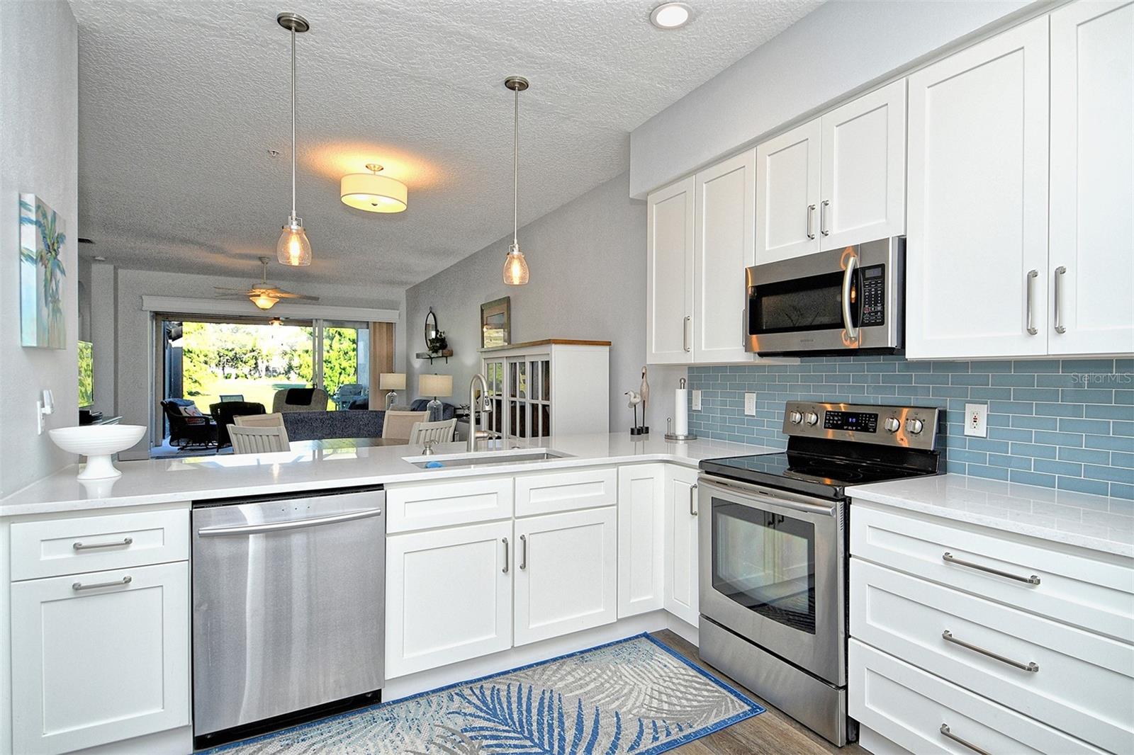 HERITAGE OAKS GOLF & COUNTRY CLUB - Residential