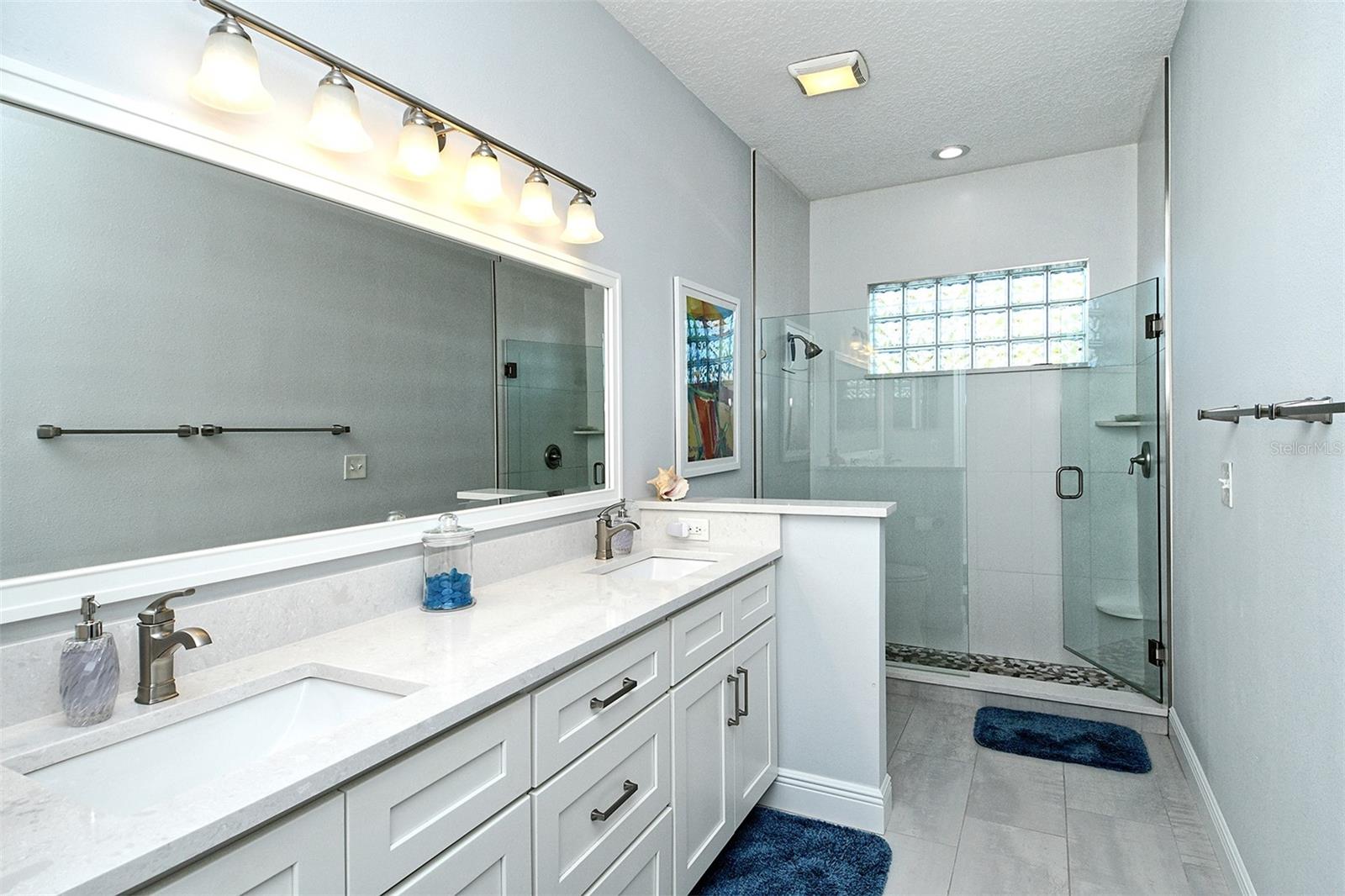 HERITAGE OAKS GOLF & COUNTRY CLUB - Residential