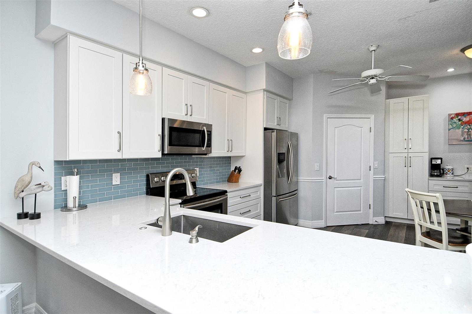 HERITAGE OAKS GOLF & COUNTRY CLUB - Residential