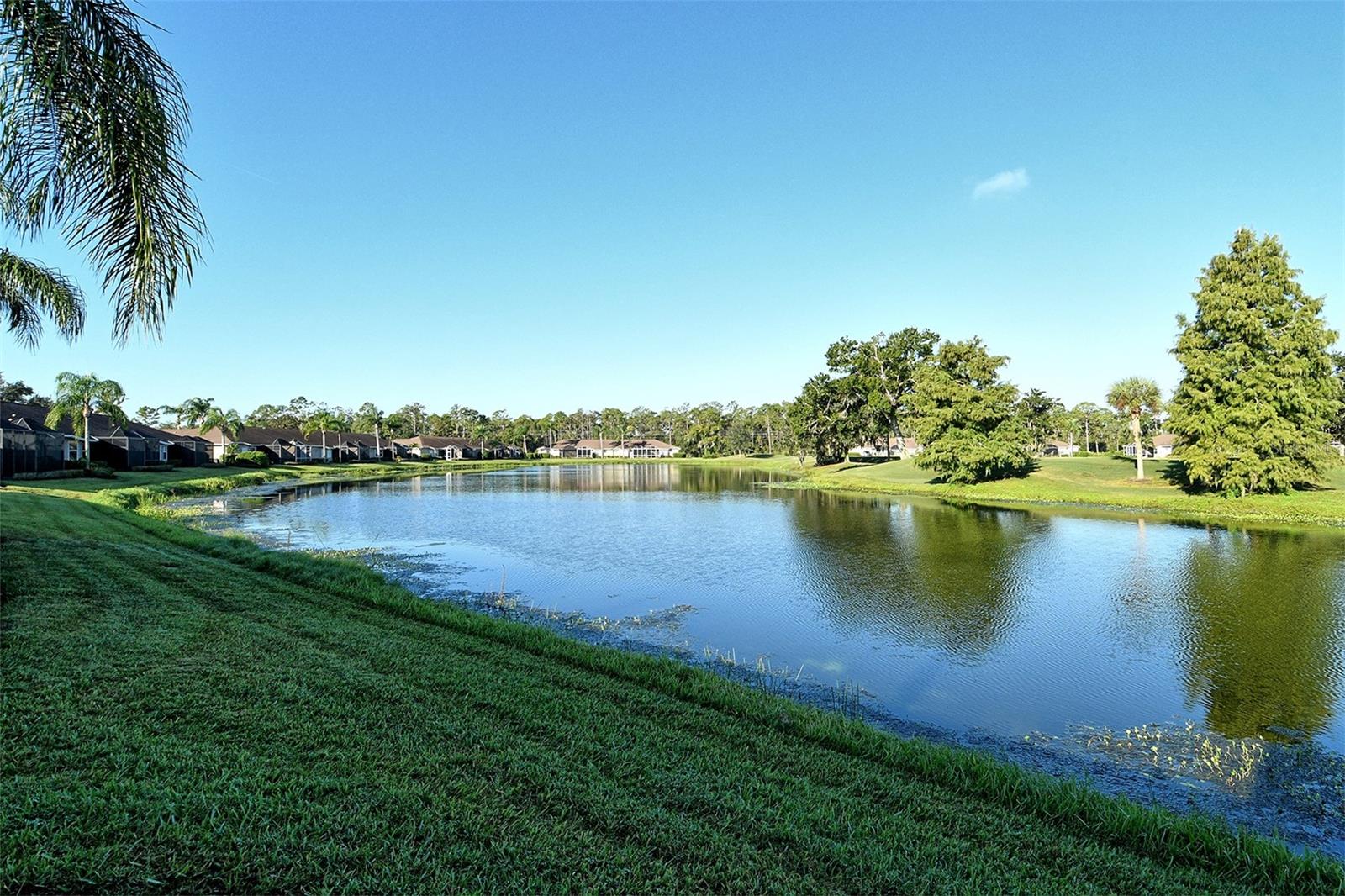 HERITAGE OAKS GOLF & COUNTRY CLUB - Residential