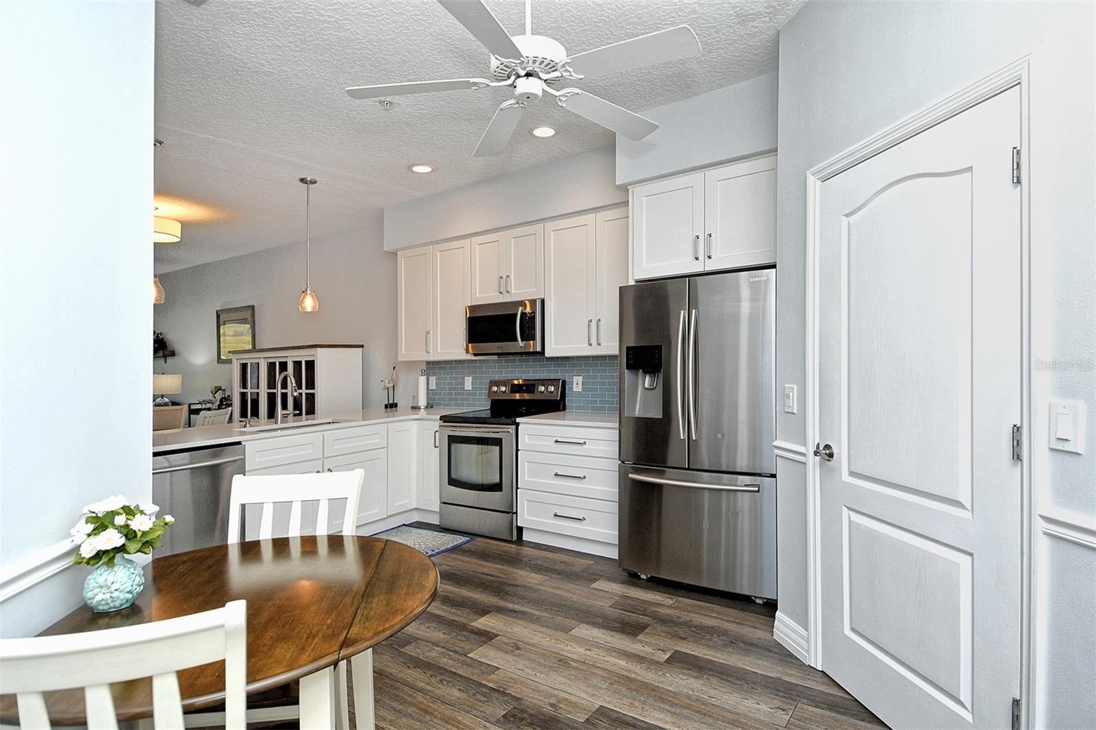 HERITAGE OAKS GOLF & COUNTRY CLUB - Residential