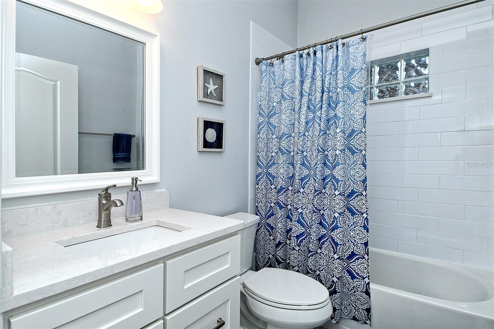 HERITAGE OAKS GOLF & COUNTRY CLUB - Residential