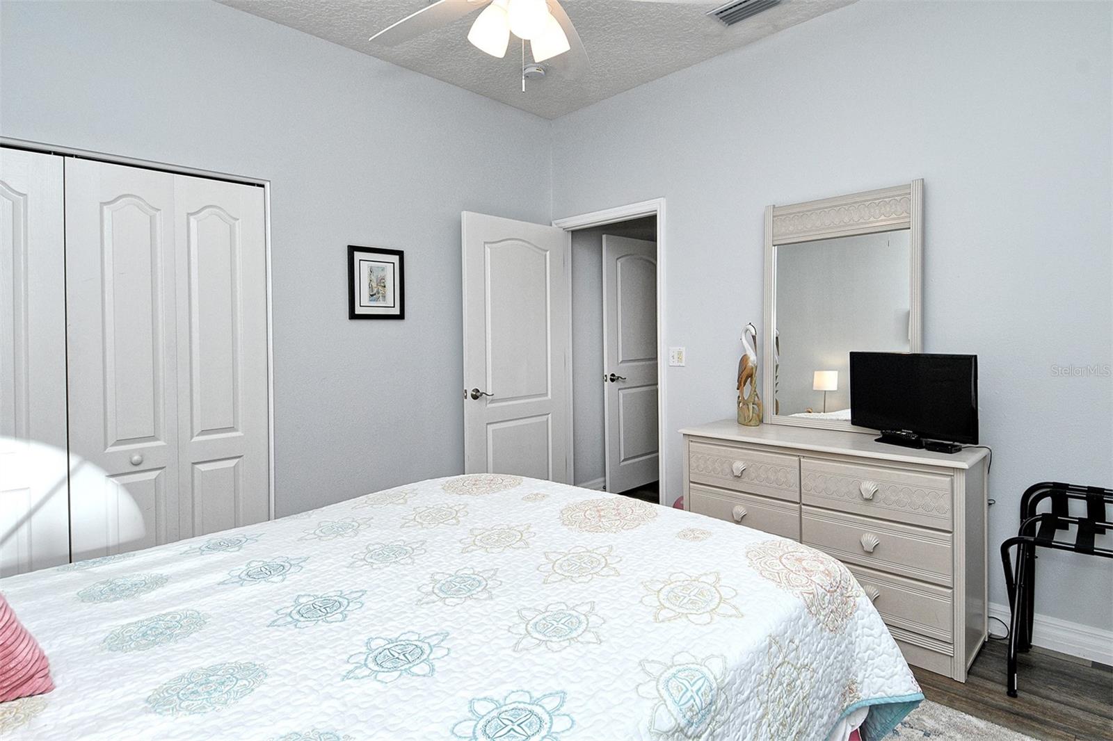 HERITAGE OAKS GOLF & COUNTRY CLUB - Residential