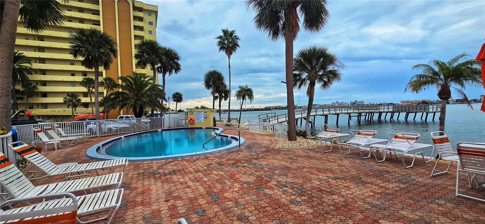 WASHINGTON TOWERS THE CONDO - Residential