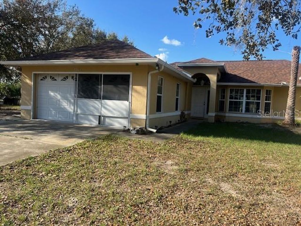 Photo of 3301 Hammock Grove Road, Groveland, FL 34736 (MLS # G5109437)