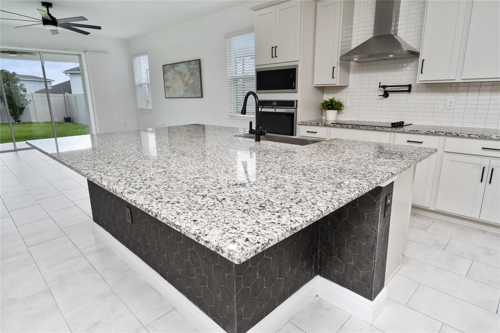 2591 SEAGIRT WAY