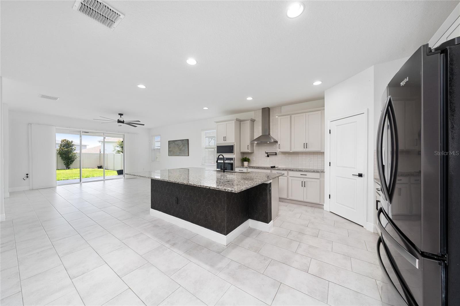 2591 SEAGIRT WAY