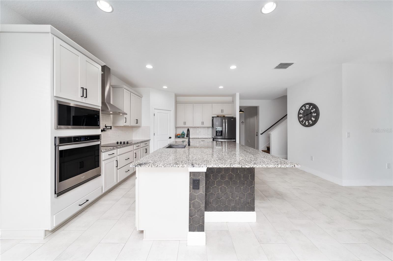 2591 SEAGIRT WAY