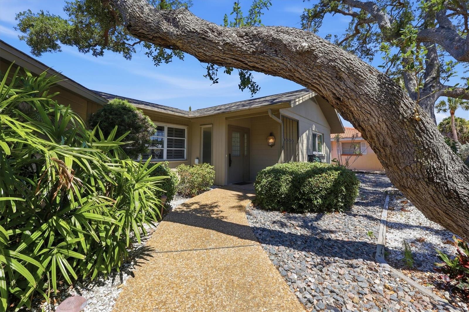 SARA SANDS - Residential