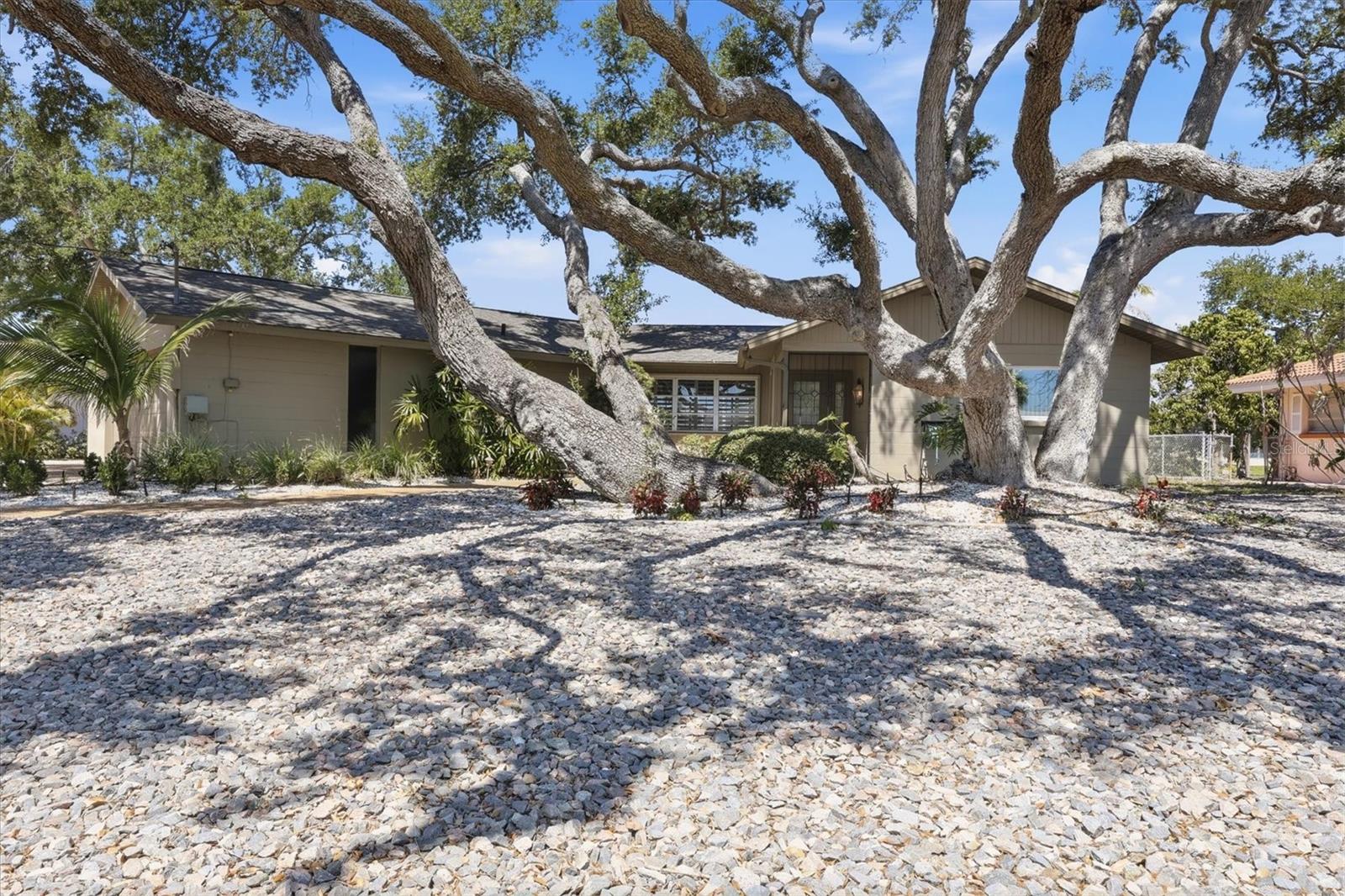 SARA SANDS - Residential