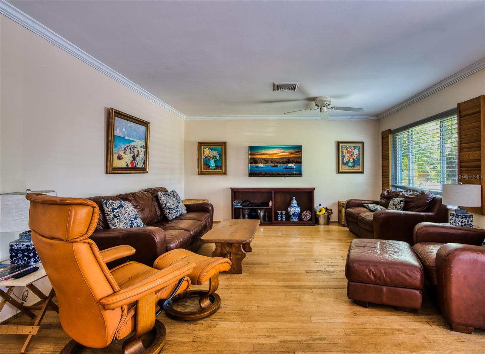 2216 LAKE SHORE DRIVE