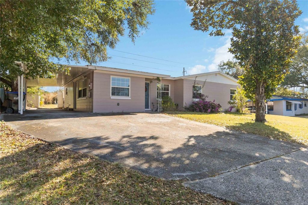 Photo of 4601 Robbins Avenue, Orlando, FL 32808 (MLS # O6369329)