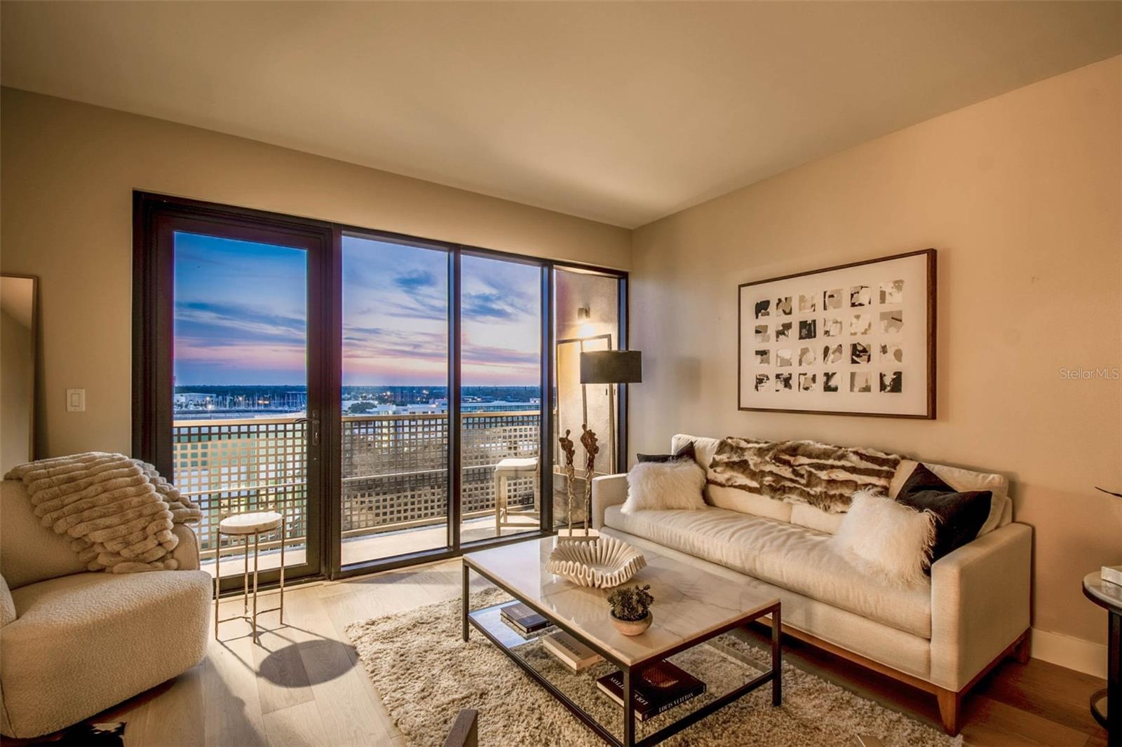 SALVADOR THE CONDO - Residential