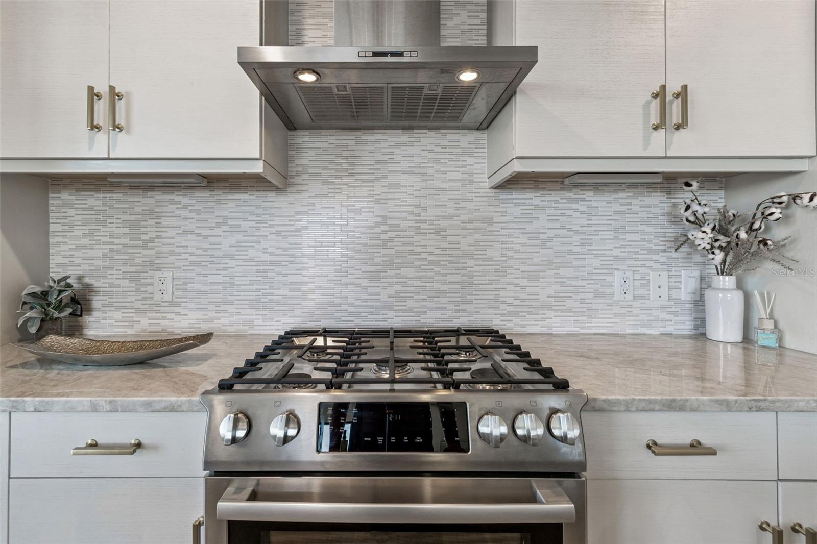 SALVADOR THE CONDO - Residential