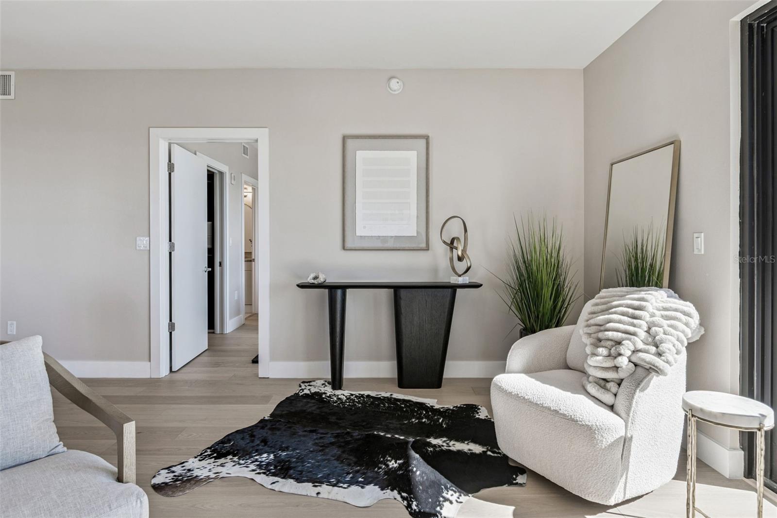 SALVADOR THE CONDO - Residential