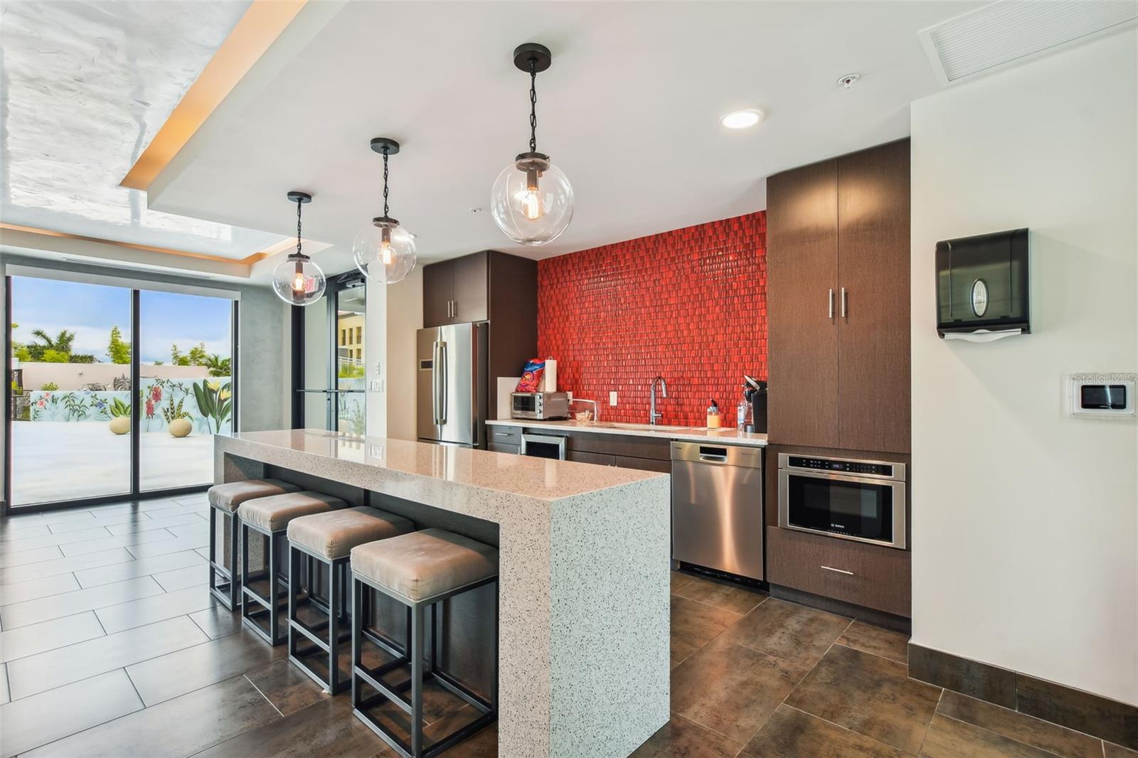 SALVADOR THE CONDO - Residential