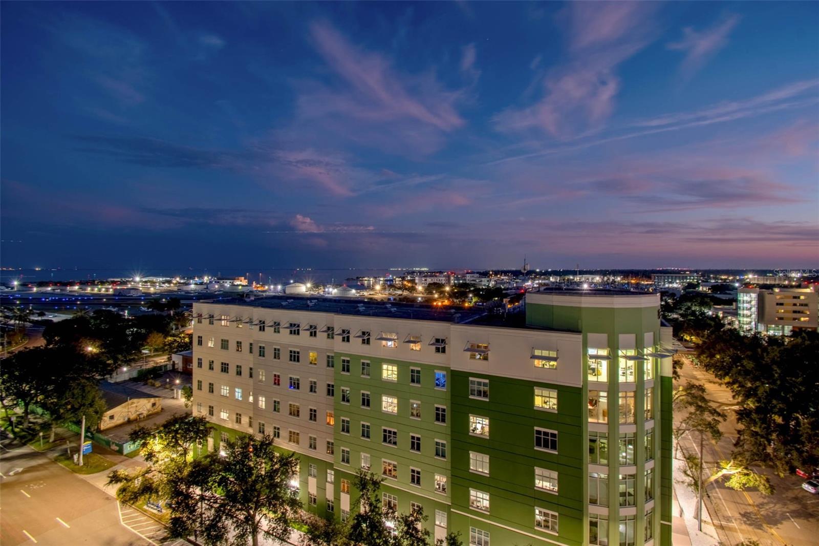 SALVADOR THE CONDO - Residential