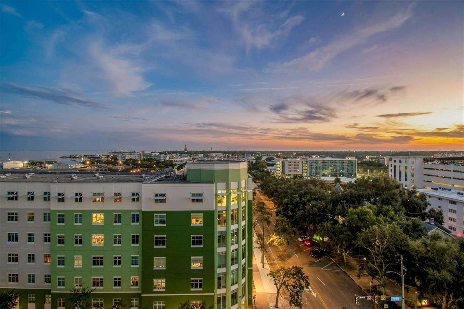 SALVADOR THE CONDO - Residential