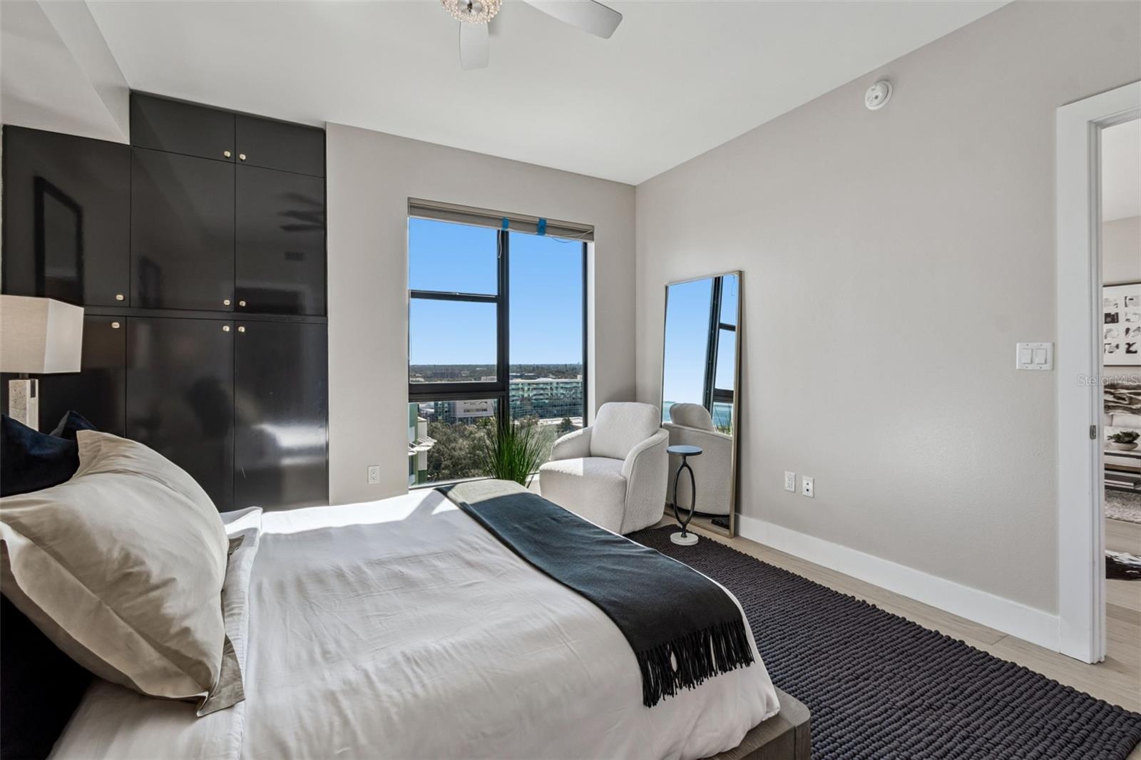 SALVADOR THE CONDO - Residential