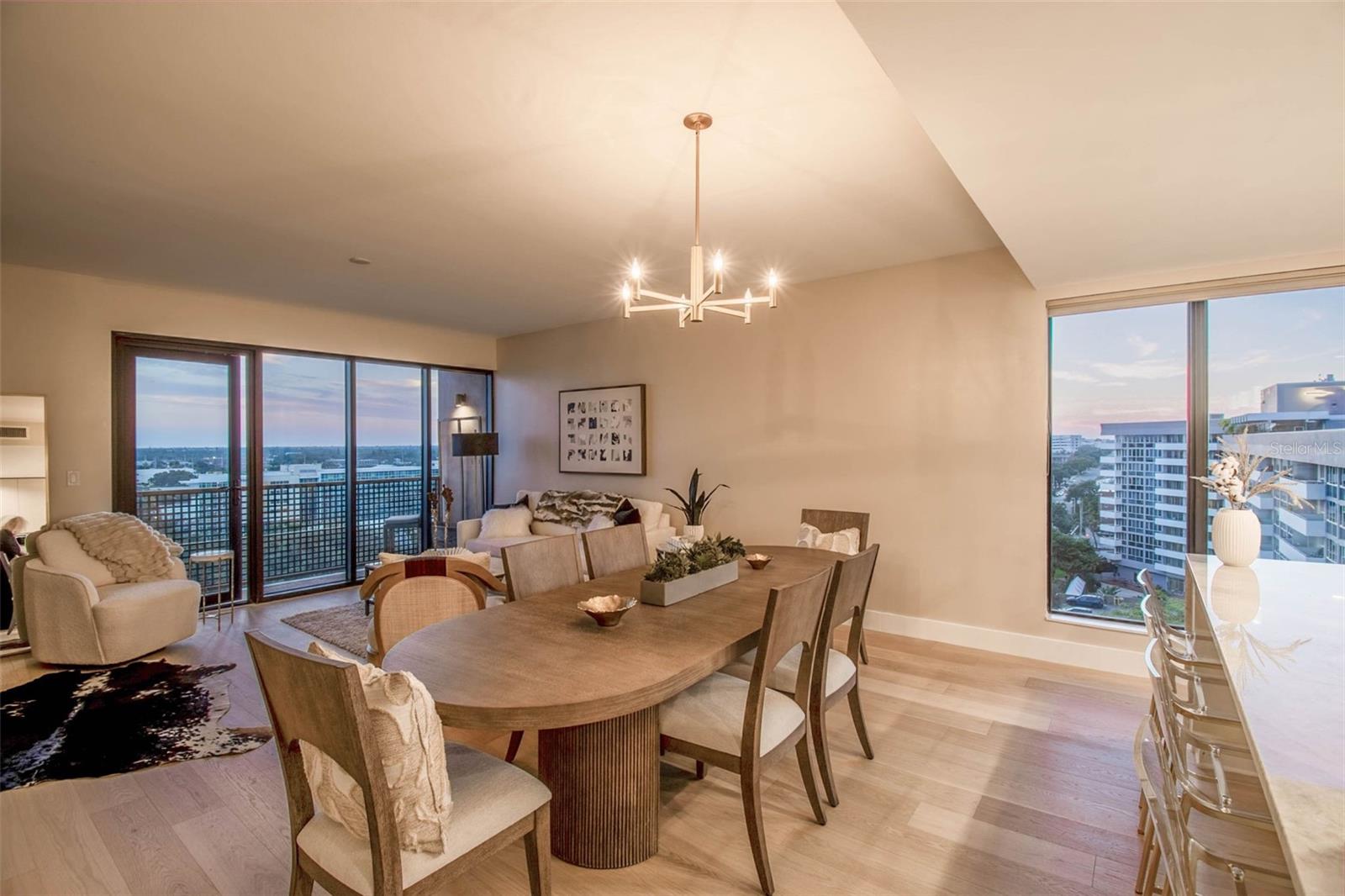 SALVADOR THE CONDO - Residential