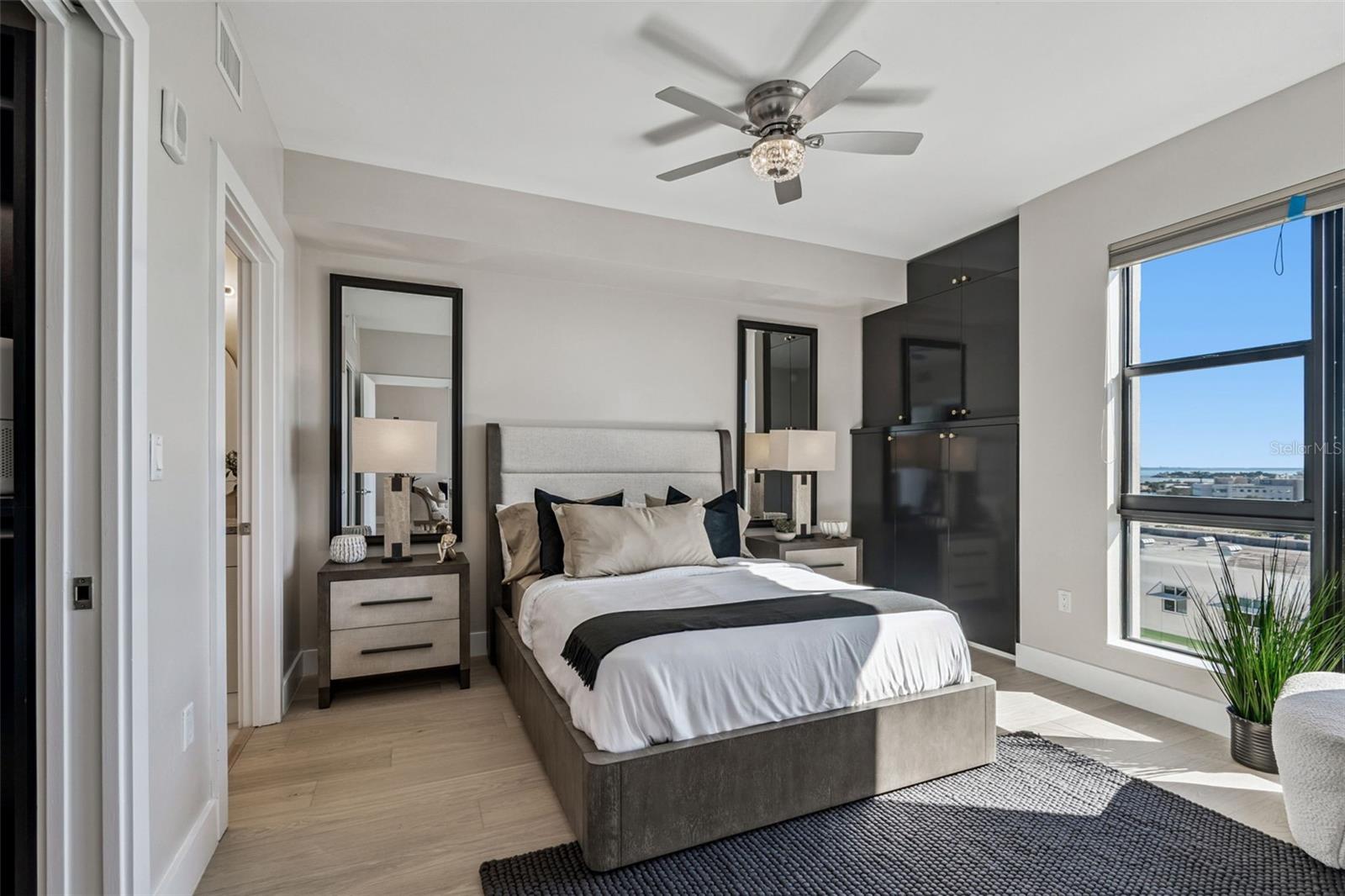 SALVADOR THE CONDO - Residential