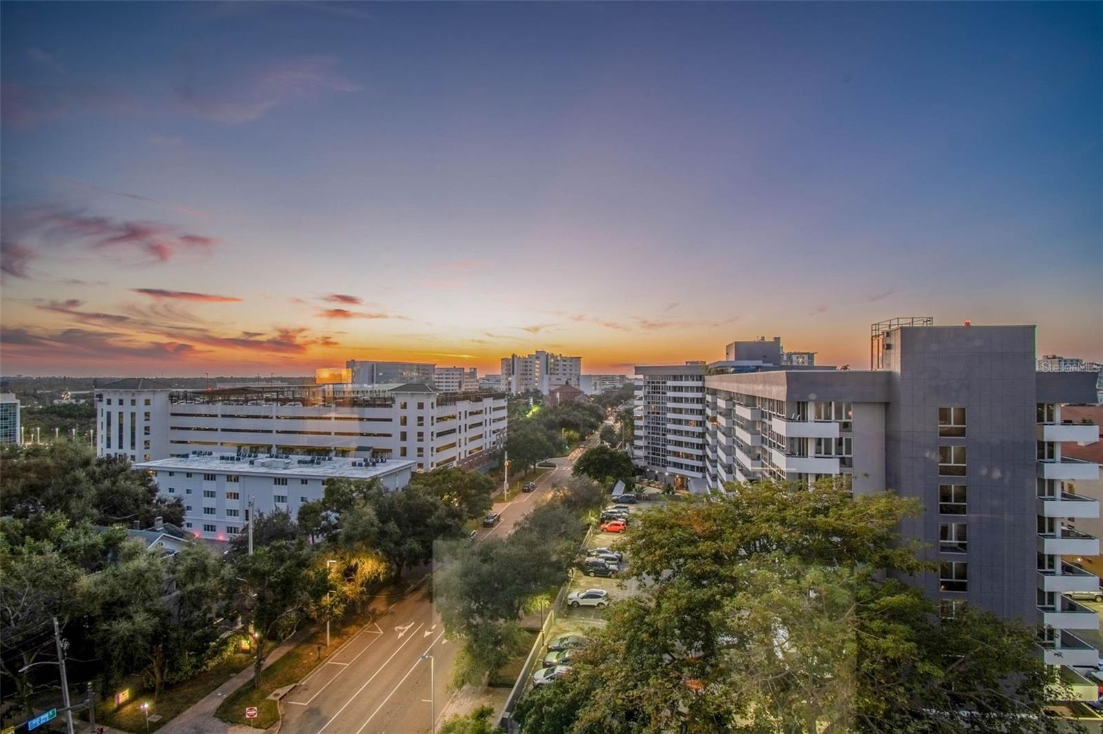 SALVADOR THE CONDO - Residential