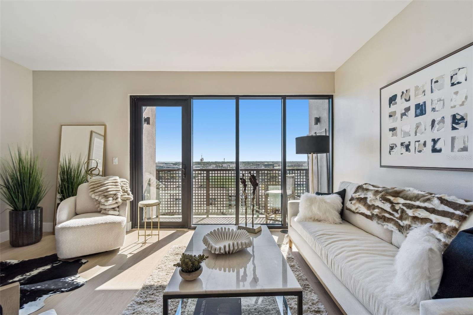 SALVADOR THE CONDO - Residential