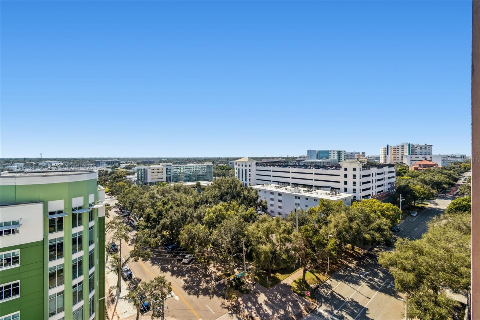 SALVADOR THE CONDO - Residential