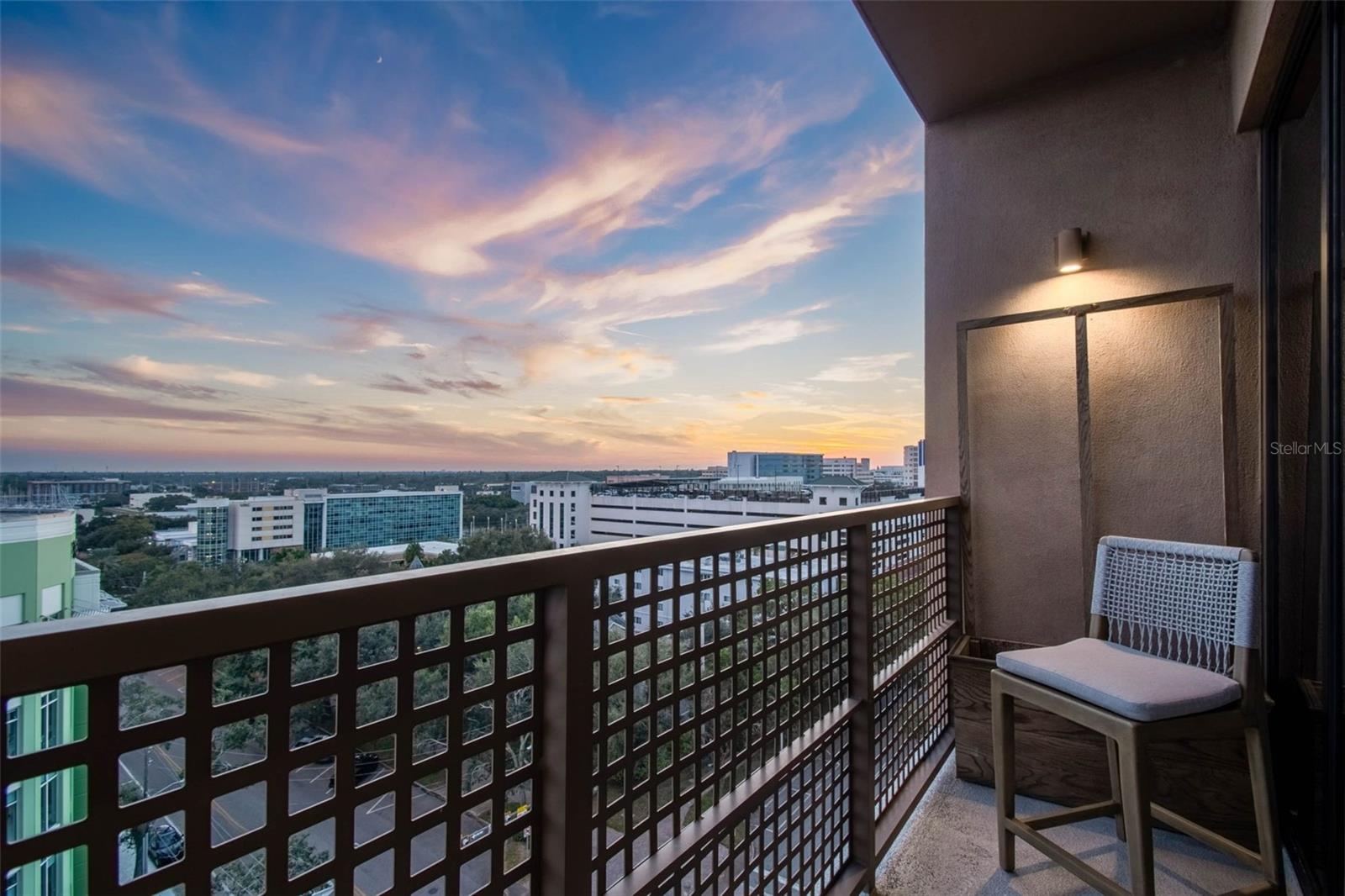 SALVADOR THE CONDO - Residential