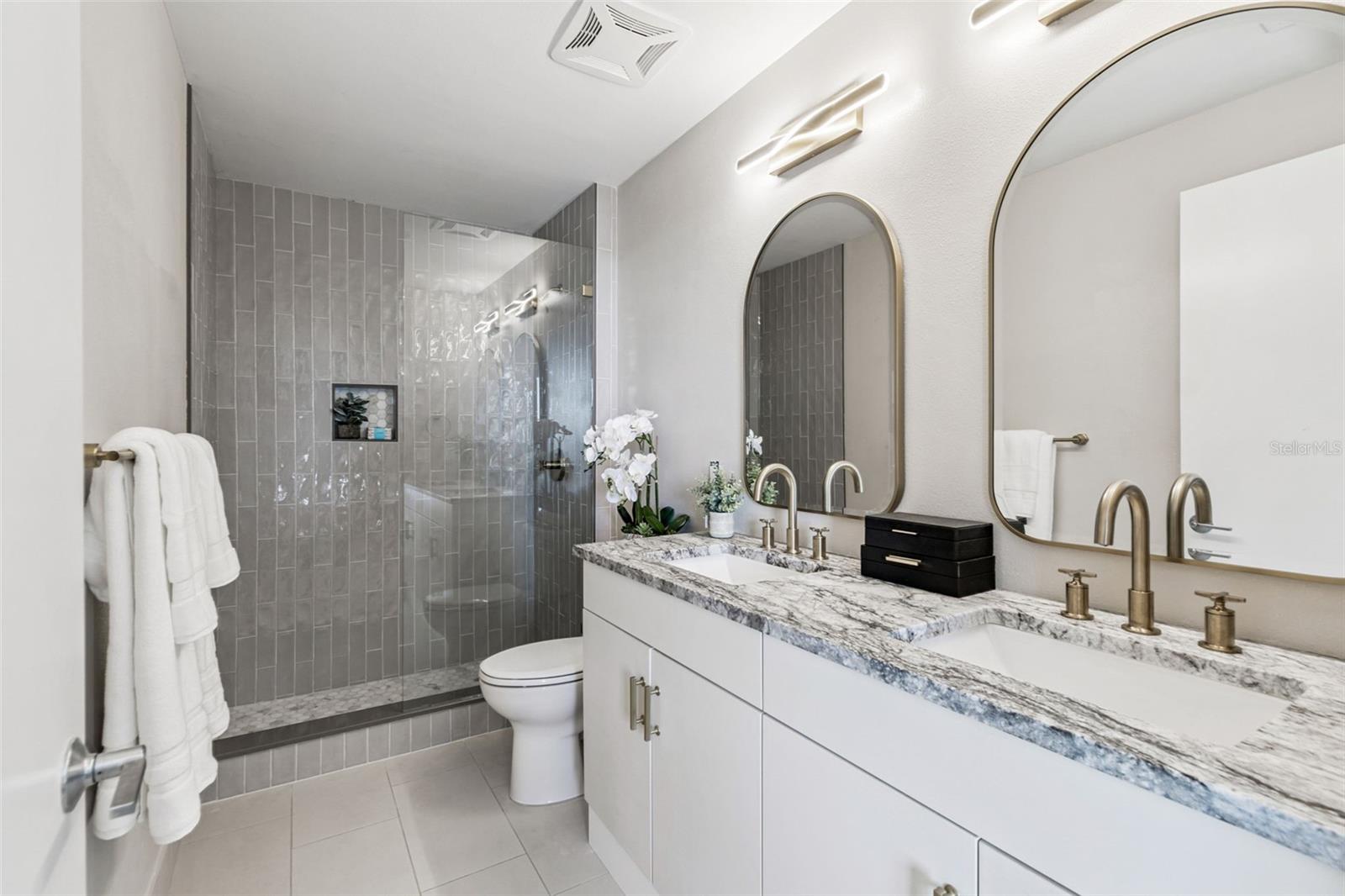 SALVADOR THE CONDO - Residential