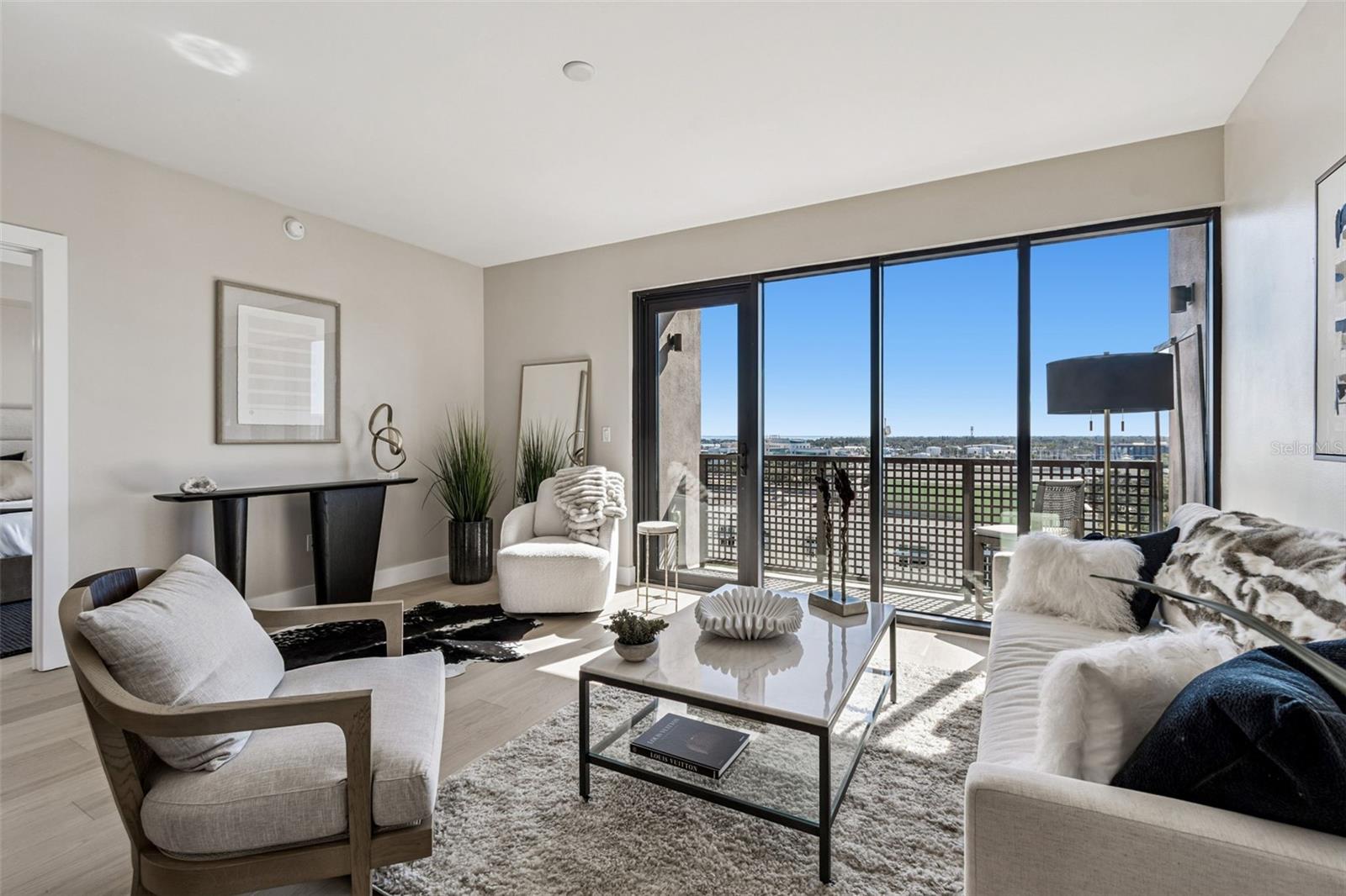 SALVADOR THE CONDO - Residential