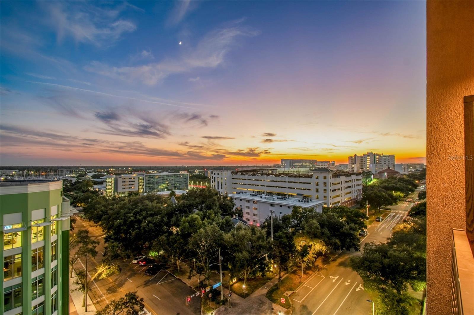 SALVADOR THE CONDO - Residential