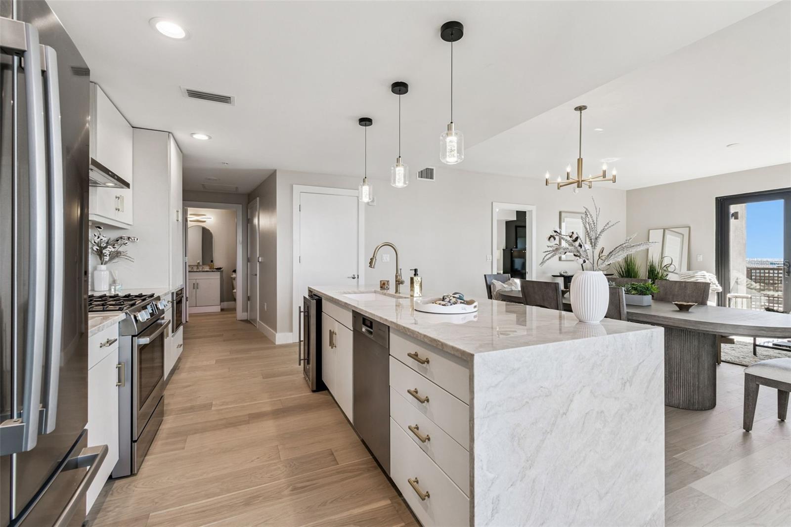 SALVADOR THE CONDO - Residential