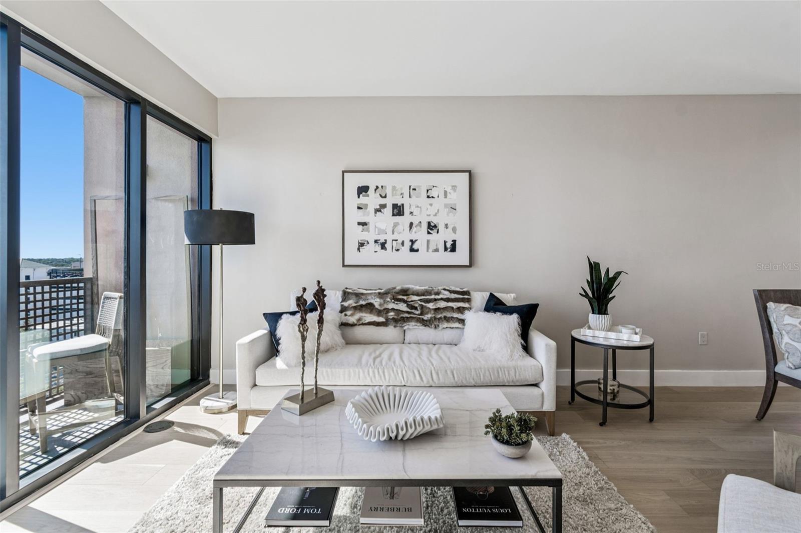 SALVADOR THE CONDO - Residential