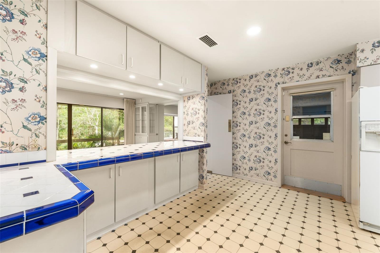 CLINCH GRANT D L - Residential