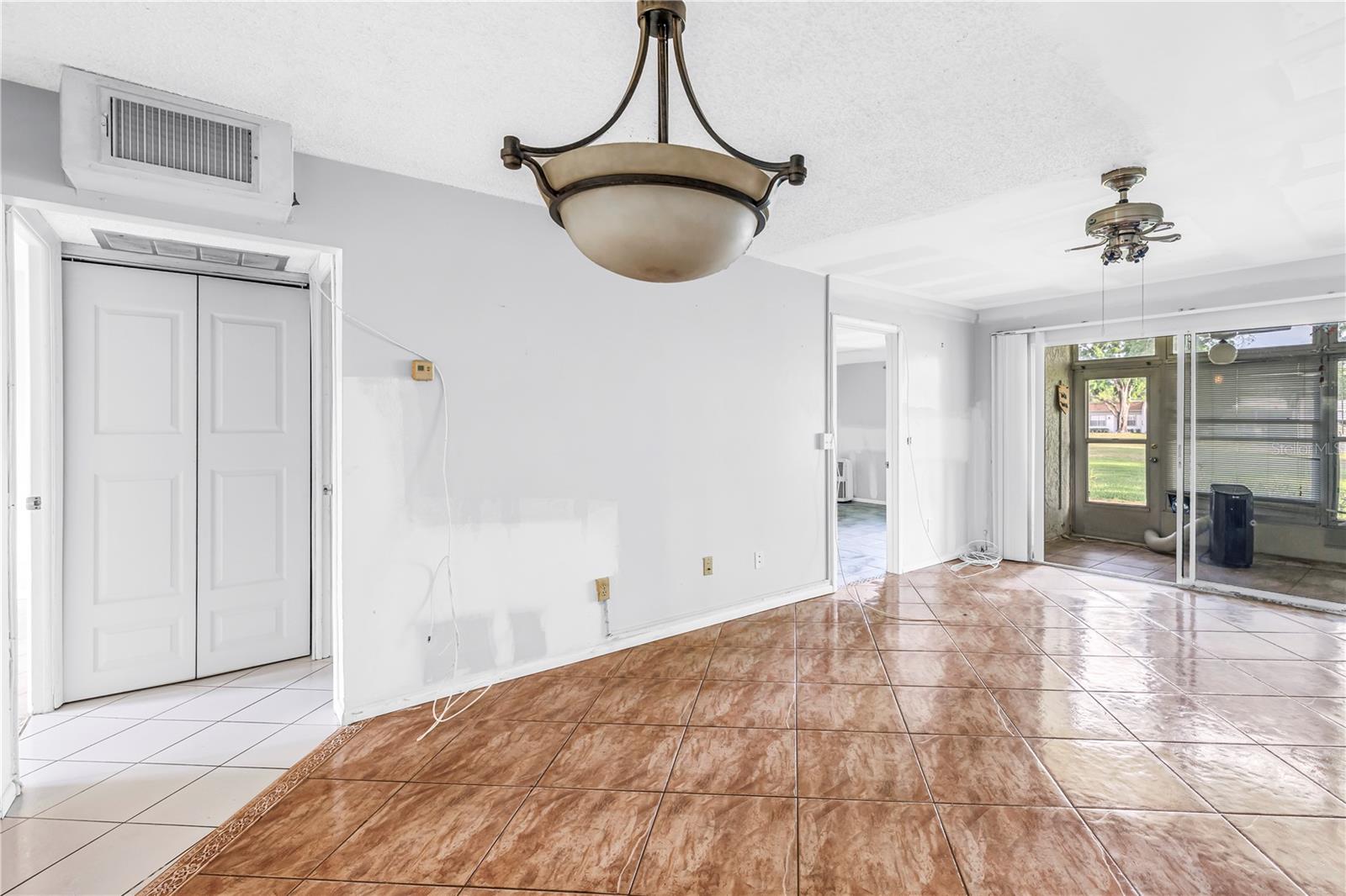 LAKES VILLAS CONDO I - Residential