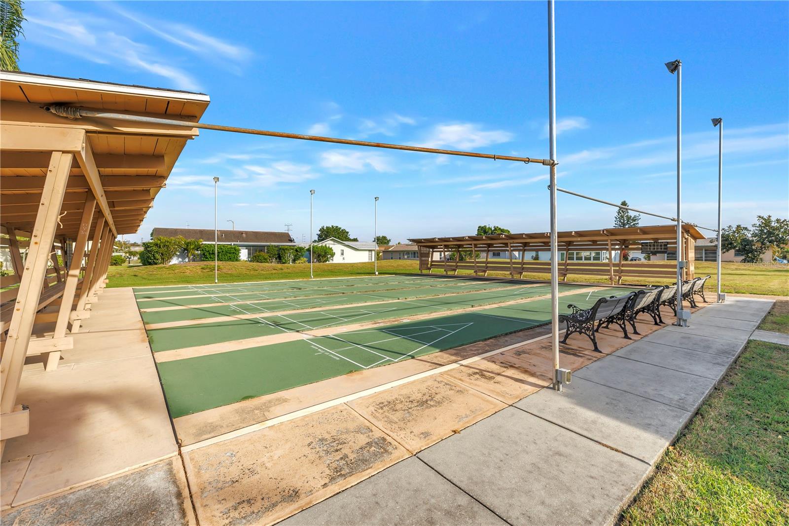 LAKES VILLAS CONDO I - Residential