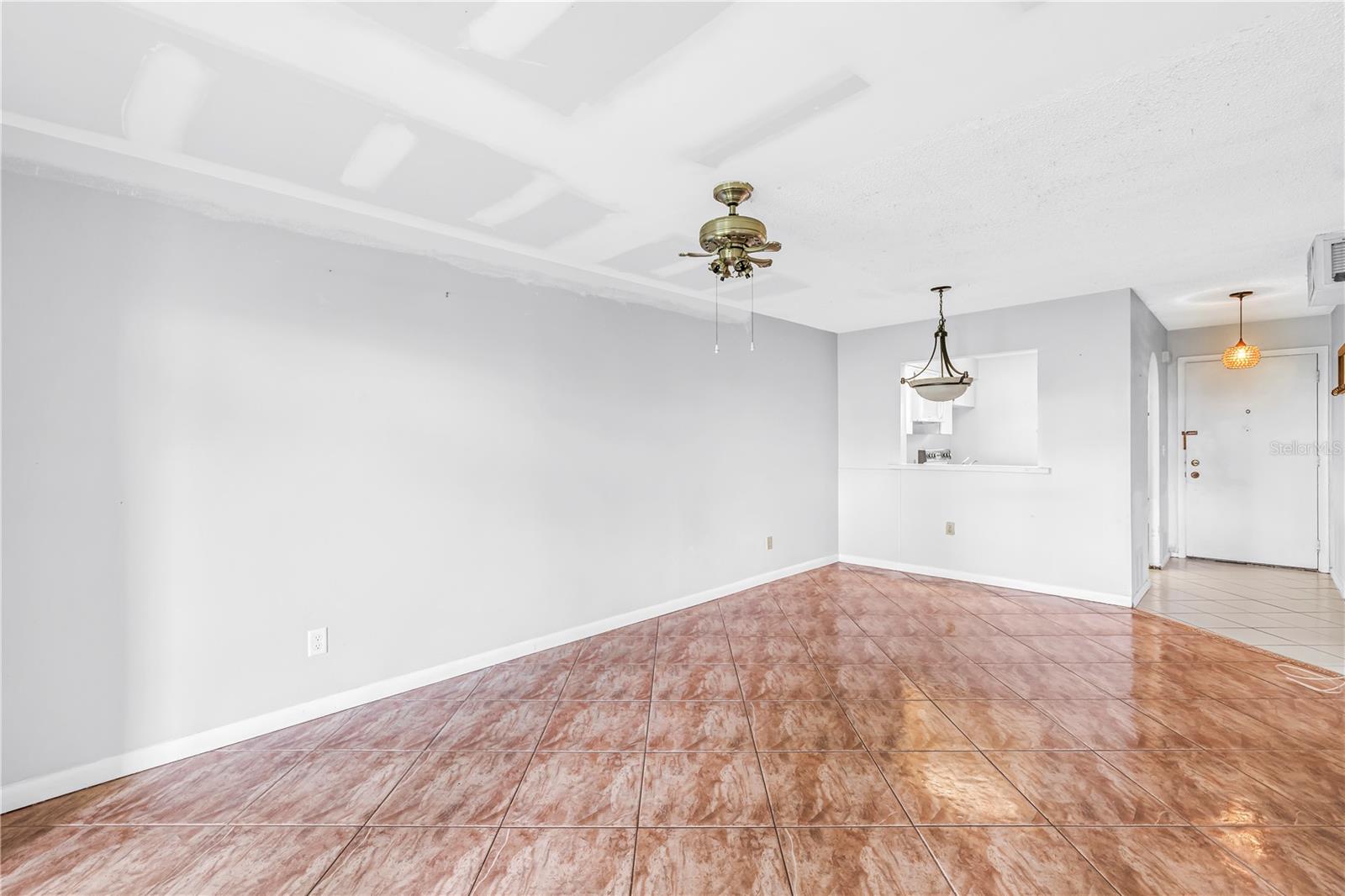 LAKES VILLAS CONDO I - Residential